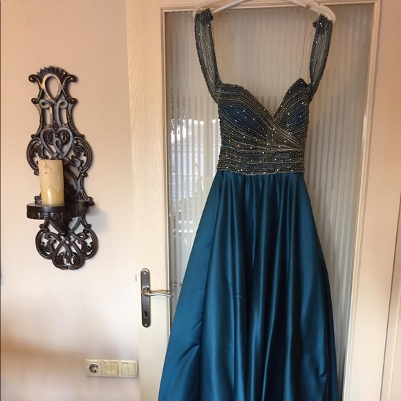 🎈TARIK EDIZ Off-shoulder Beaded Evening Gown - Picture 7 of 8